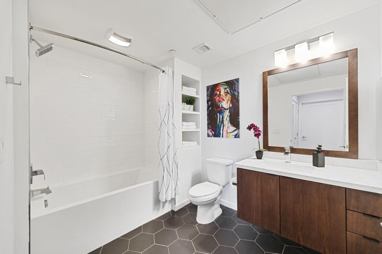 Fairfax District Chic City Oasis 2 Bedroom Apt With Den 136 Los Angeles Exteriör bild