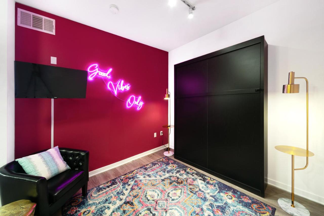 Fairfax District Chic City Oasis 2 Bedroom Apt With Den 136 Los Angeles Exteriör bild